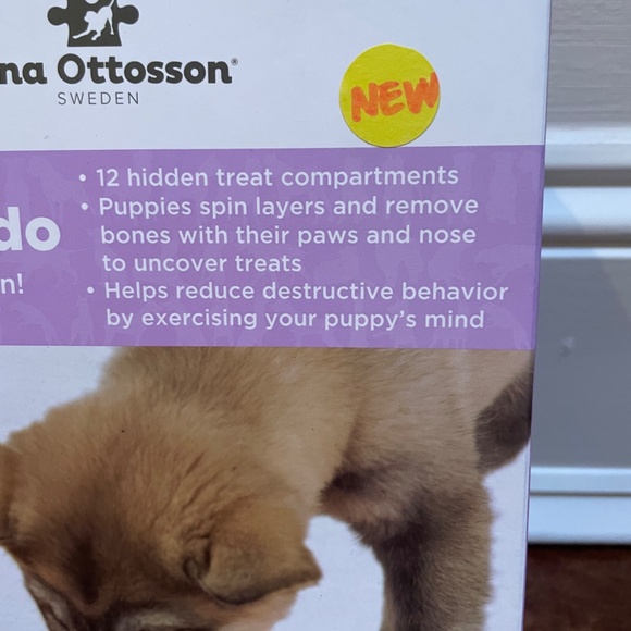 Puppy Tornado Interactive Toy with 12 Treat Compartments - Picture 3 of 7